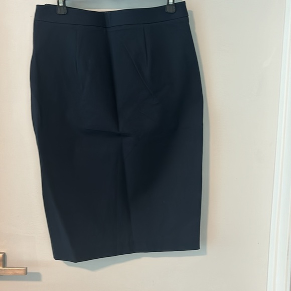 Banana Republic Navy pencil skirt Brand new with tags - Picture 2 of 3